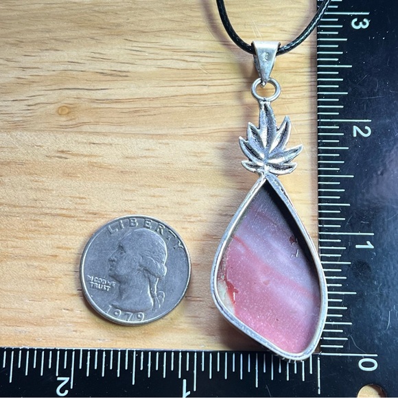 New Mookaite Stone Pot Leaf Silver Overlay Pendant Necklace w Cord 420 - Picture 3 of 4